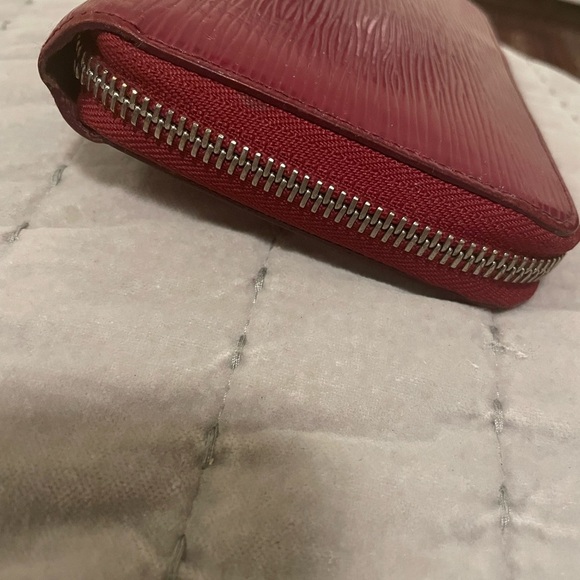 Louis Vuitton EPI Wallet - Picture 2 of 8